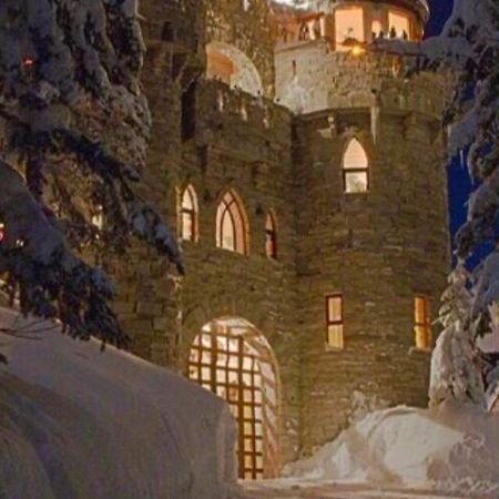 Schweitzer Castle Villa Sandpoint Exterior photo