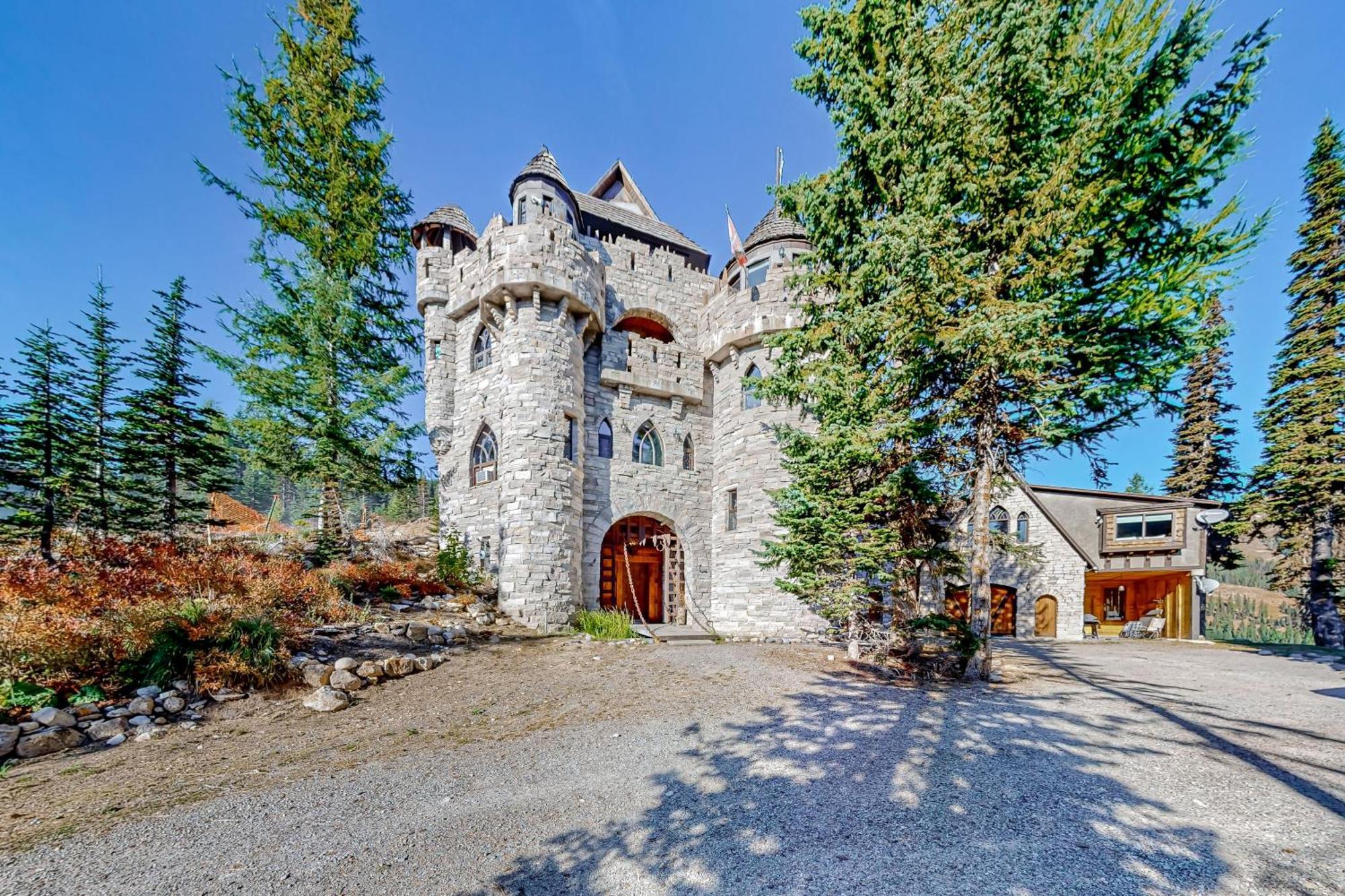 Schweitzer Castle Villa Sandpoint Exterior photo