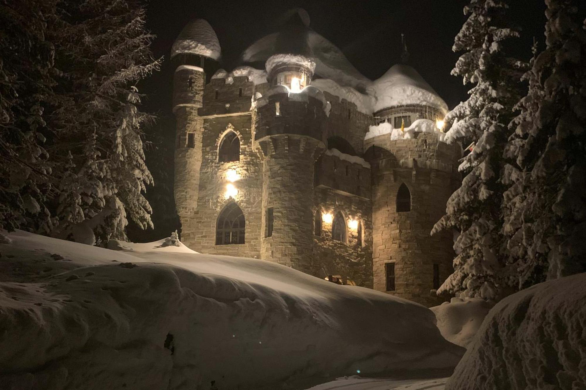 Schweitzer Castle Villa Sandpoint Exterior photo