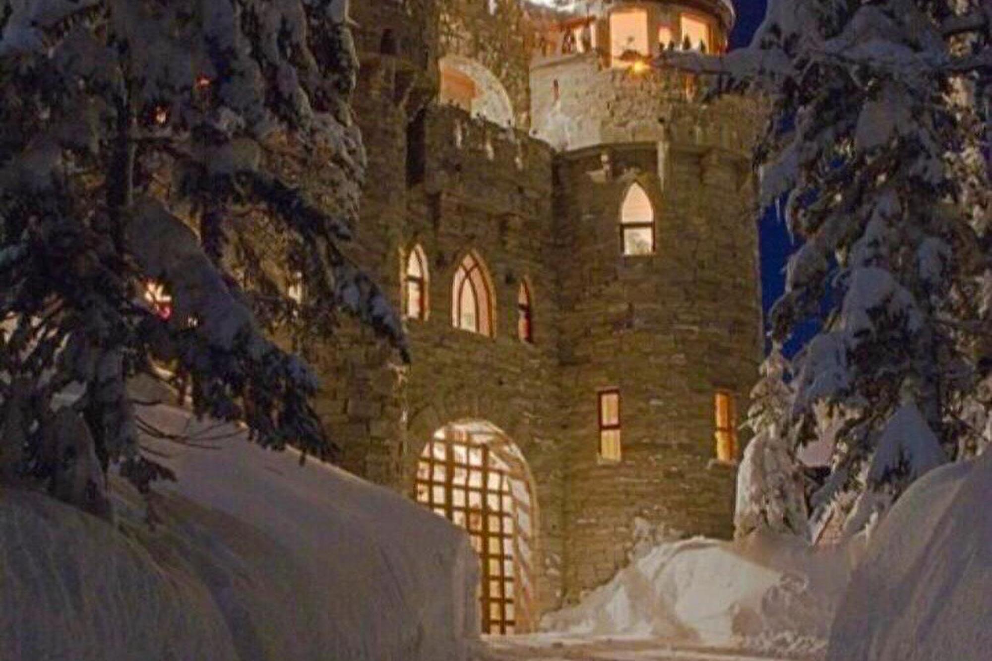 Schweitzer Castle Villa Sandpoint Exterior photo