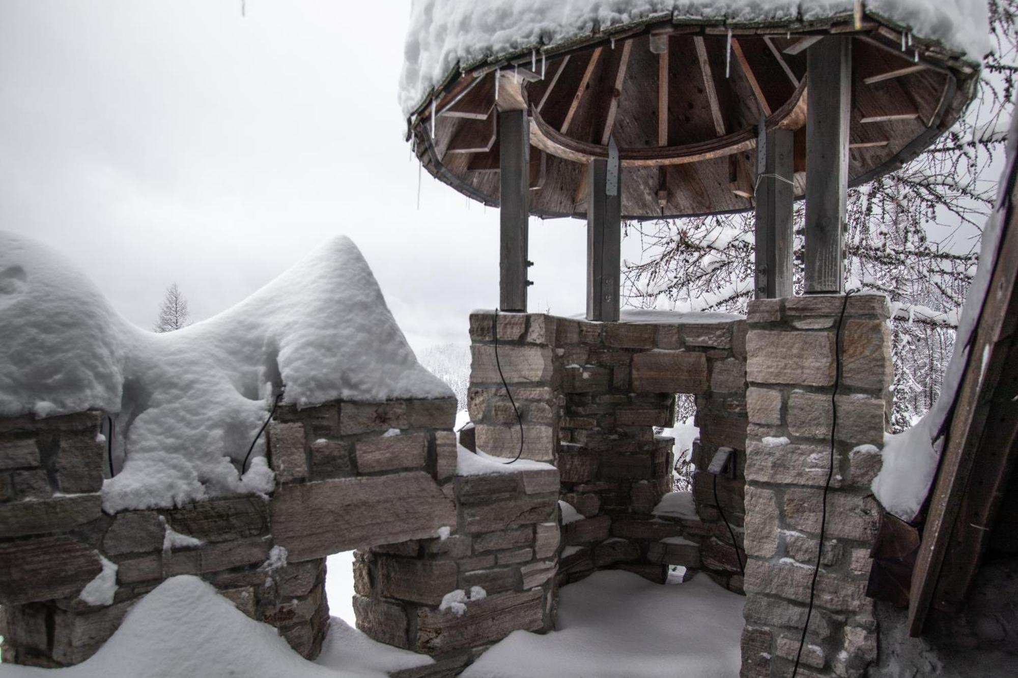 Schweitzer Castle Villa Sandpoint Exterior photo